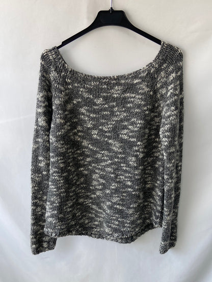 WHITE & ONE. Jersey M-L