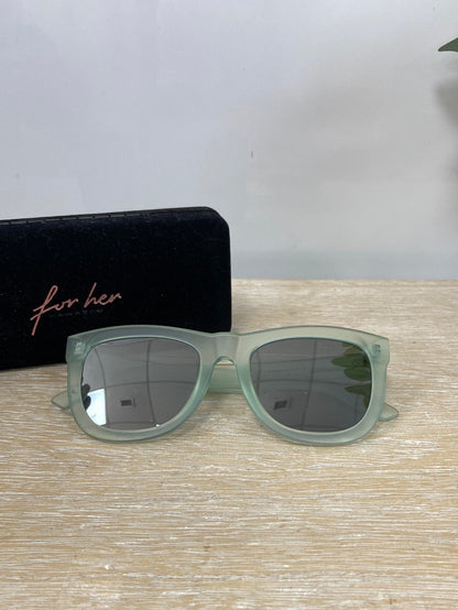 HAWKERS.Gafas de sol verdosas