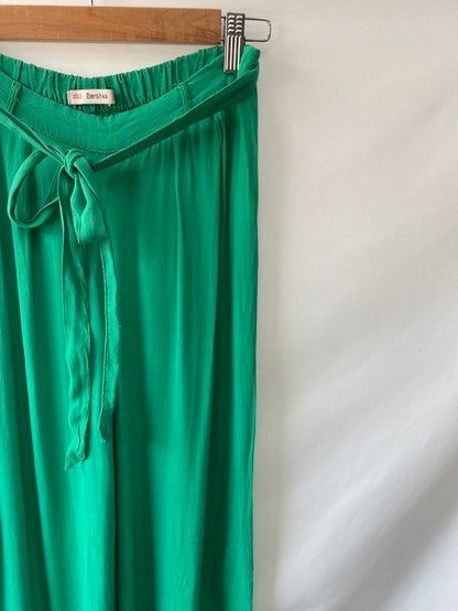 BERSHKA.Pantalones palazzo verdes T.m