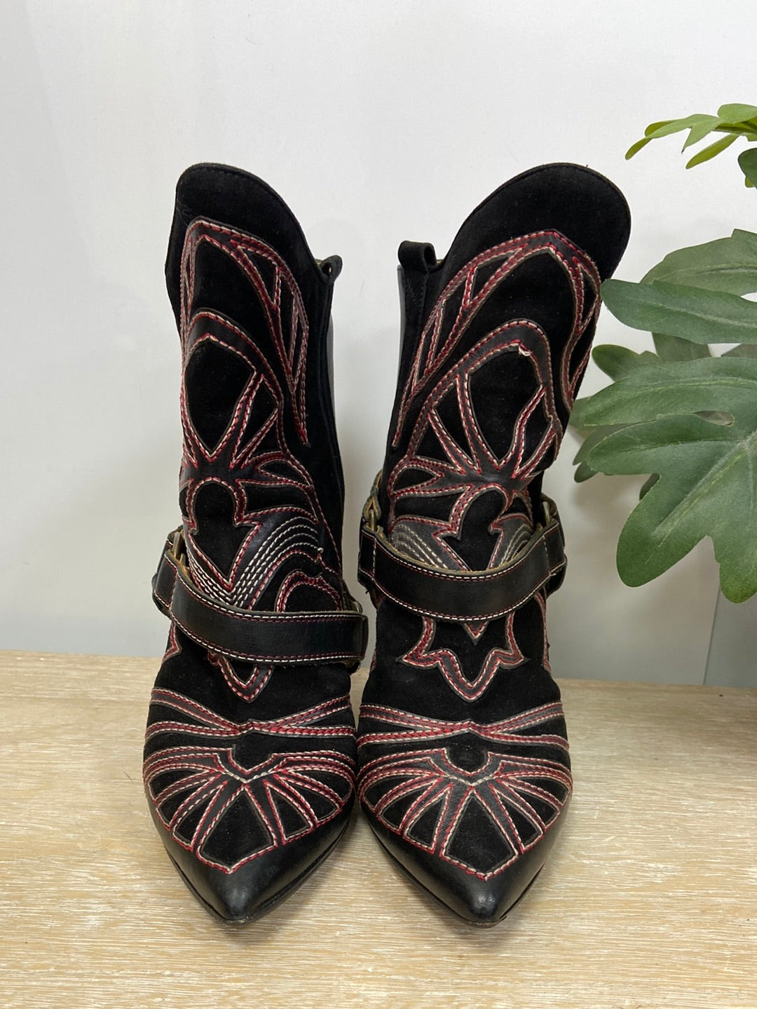 ISABEL MARANT.Botas negras bordadas T.40