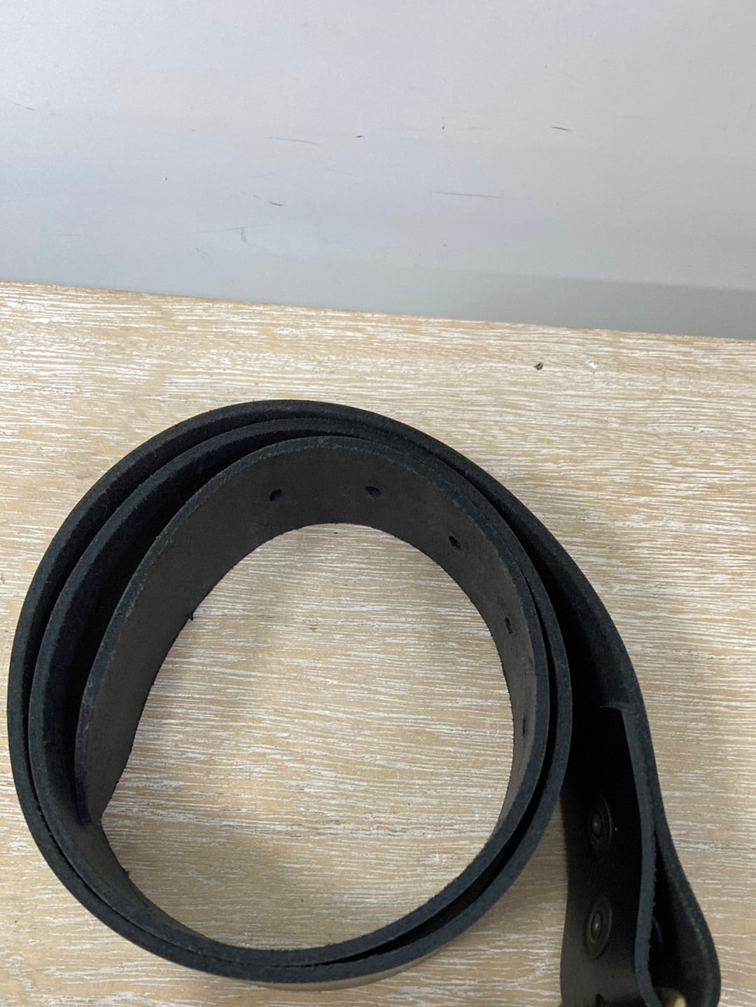 OTHERS. Black leather belt size 85