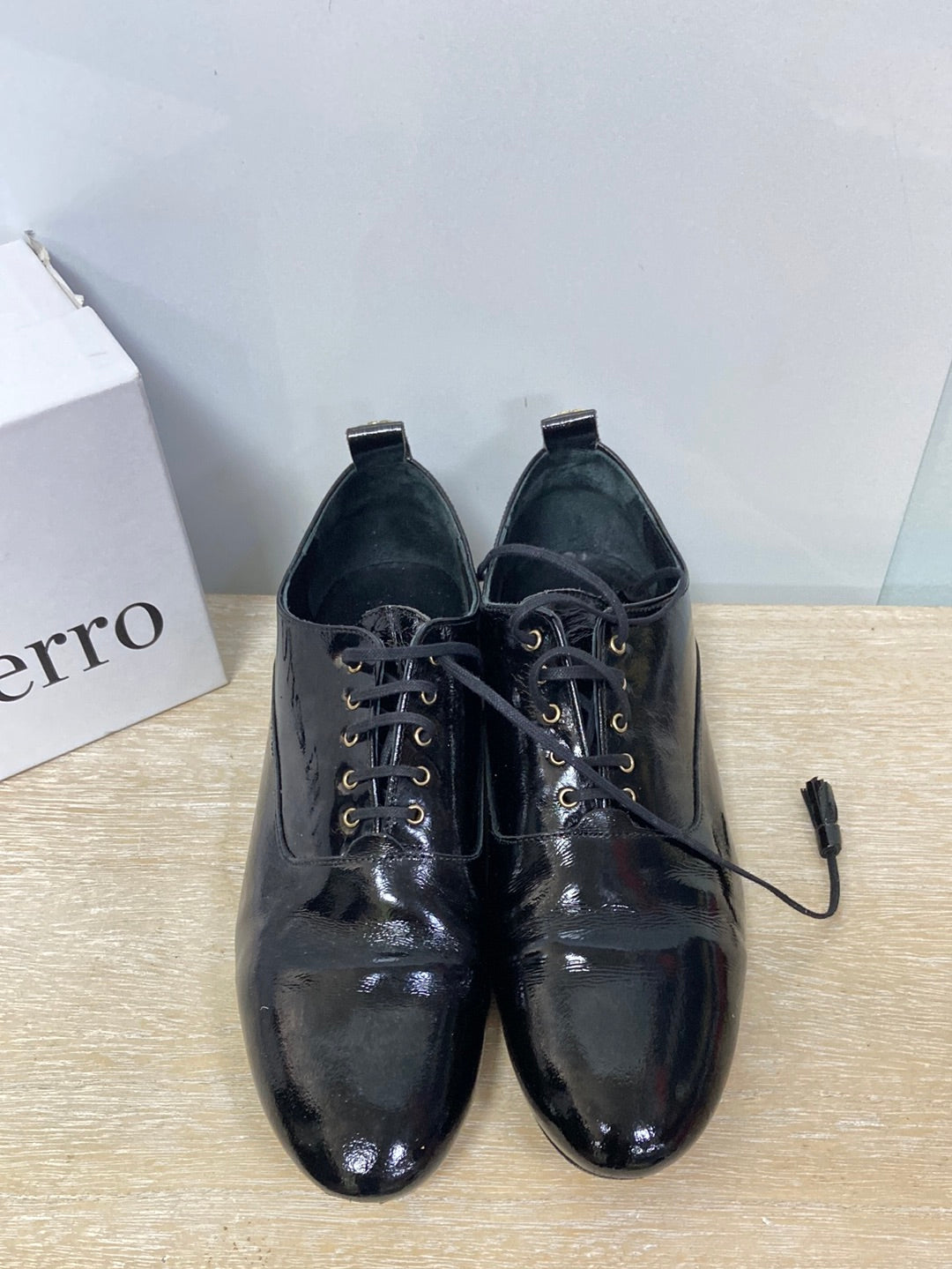 PEDRO DEL HIERRO. Black lace-up shoes, size 39