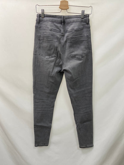 ZARA.Pantalones vaqueros grises T.38