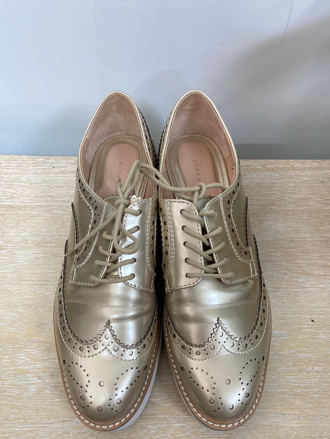 ZARA. Gold lace-up shoes, size 38