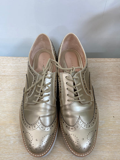 ZARA. Gold lace-up shoes, size 38