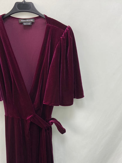 VENENO EN LA PIEL.Vestido largo burdeos terciopelo T.38