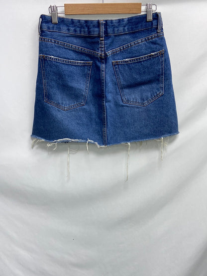 BERSHKA. Falda vaquera deshilachada T. u (36)