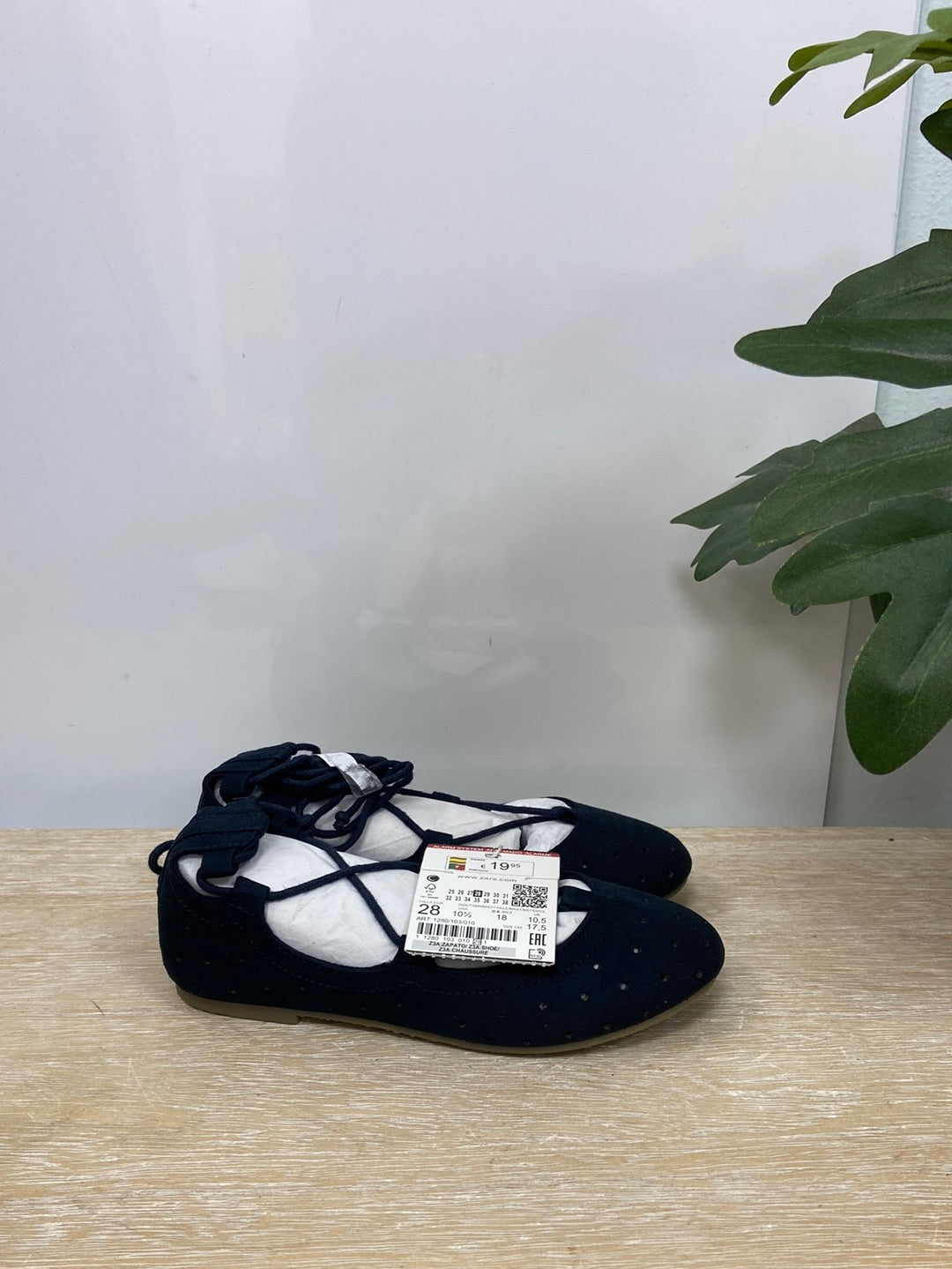 ZARA KIDS.Bailarinas azules cuerdas T.28