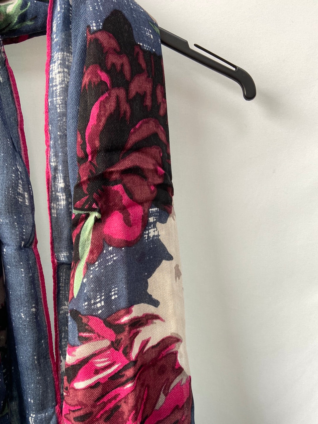 UTERQÜE.Fular estampado