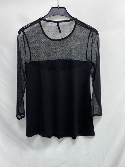 STRADIVARIUS. Camiseta negra plumeti T.s