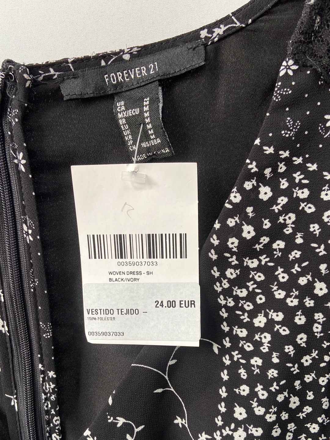 negro flores blancas – Hibuy market - Main Image