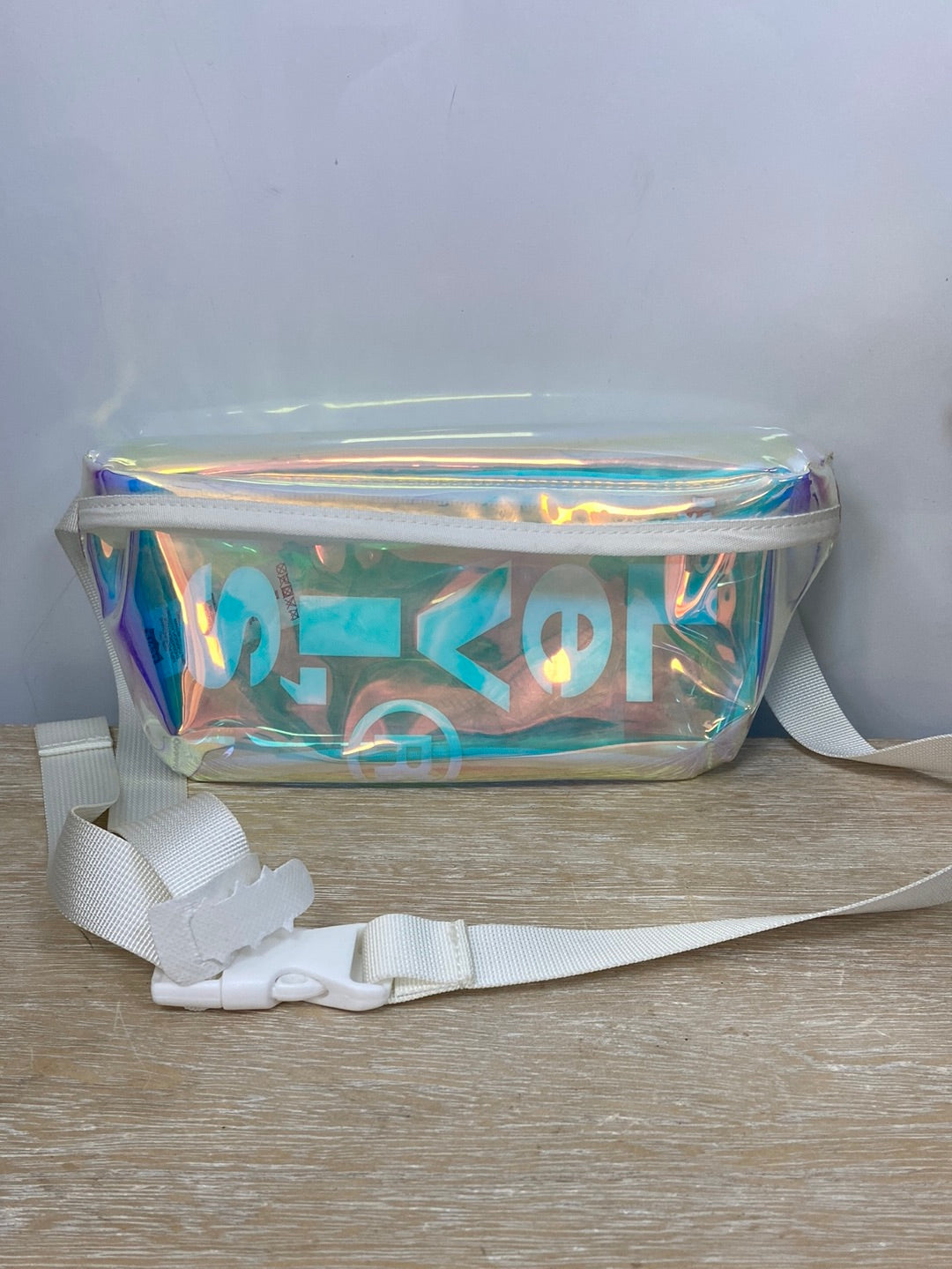 LEVI’s.Riñonera iridiscente