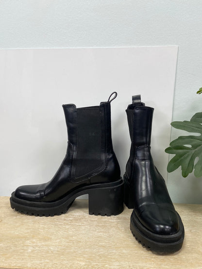 ZARA.Black platform ankle boots T.38 (Tara)