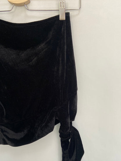 BIOMBO13(BIMANI).Top negro asimétrico terciopelo T.XS