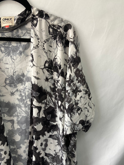 ONLY.Kimono gris T.36