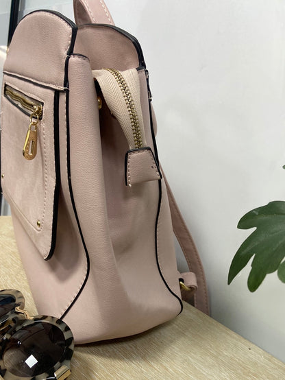 Market.OTRAS.Mochila rosa tipo bolso (Tara)