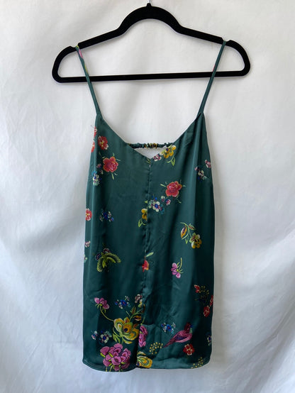 BERSHKA. Mono corto verde T.S