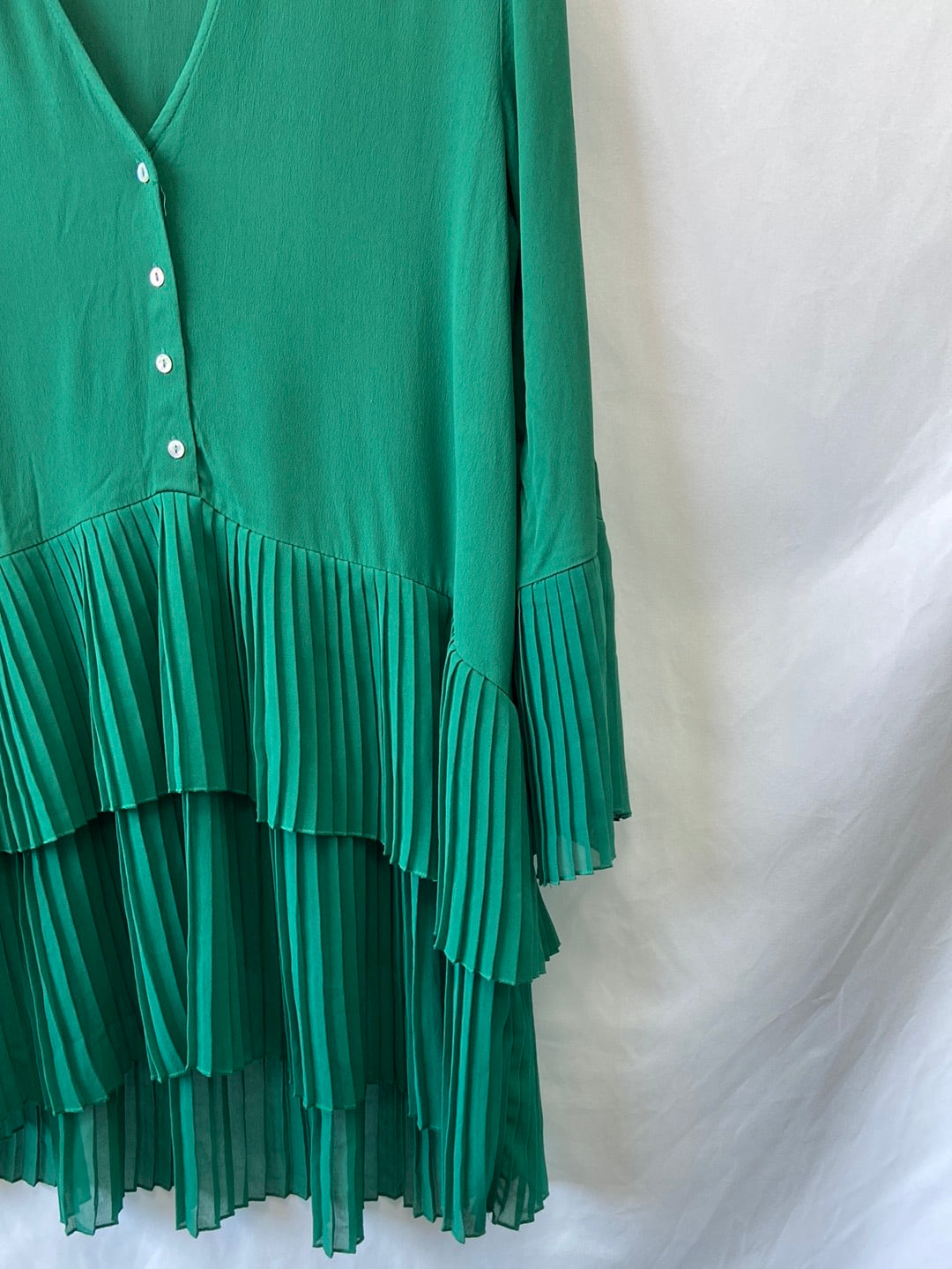 ZARA.Vestido verde volantes plisados T.M