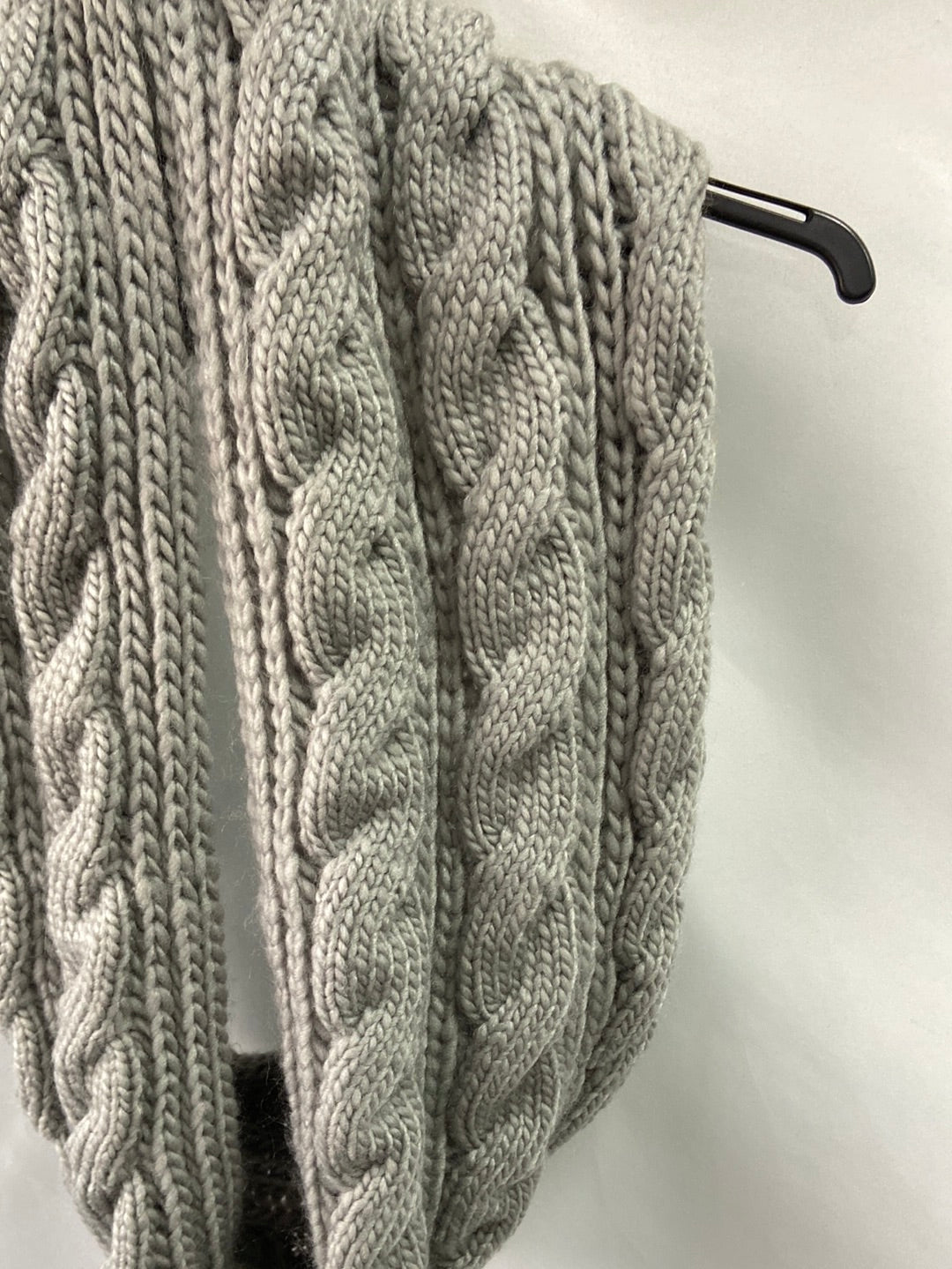 SFERA.Cuello gordito gris (Tara)