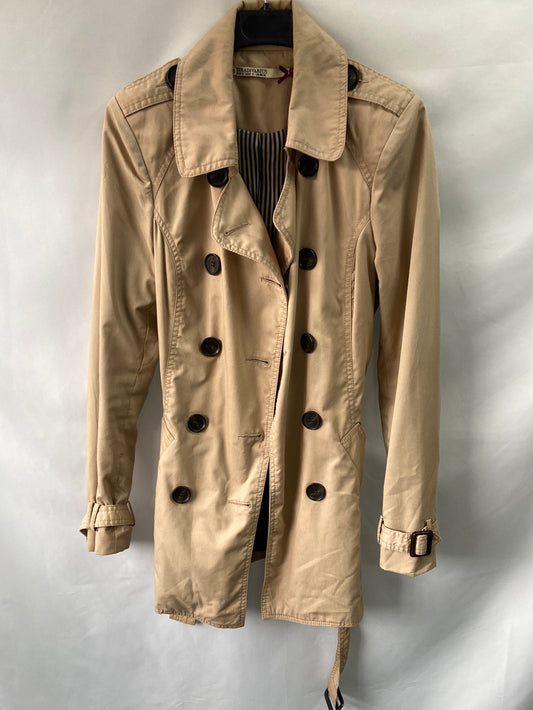 STRADIVARIUS.Classic beige Ts trench coat