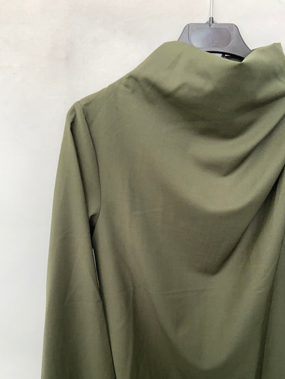 ZARA. Green fitted blouse Ts