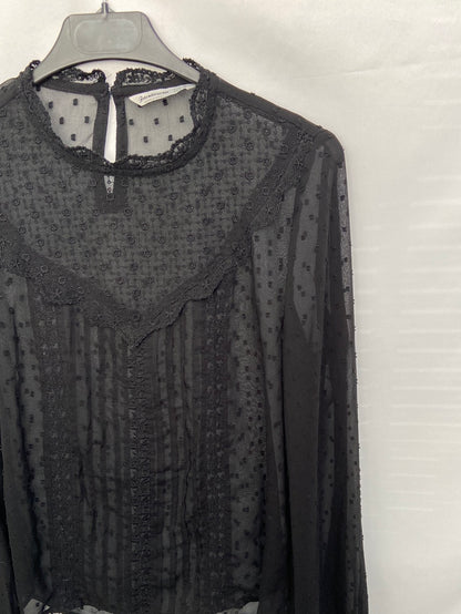 STRADIVARIUS. Black plumeti top TM