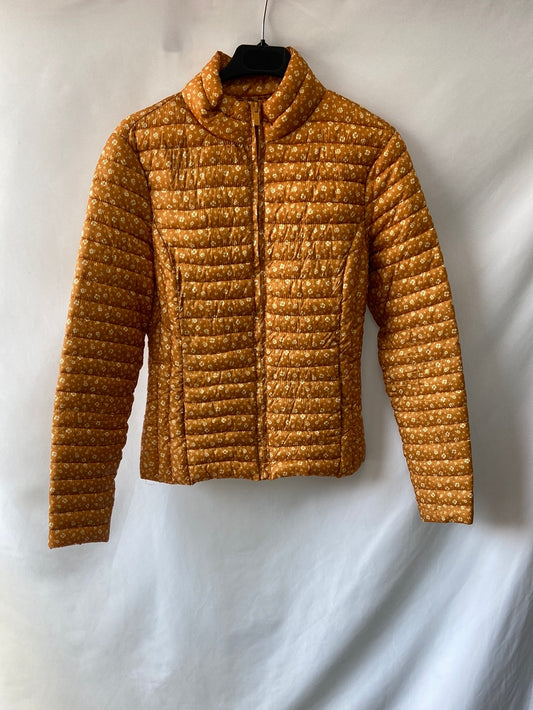 LEFTIES.Plumas mostaza flores T.s