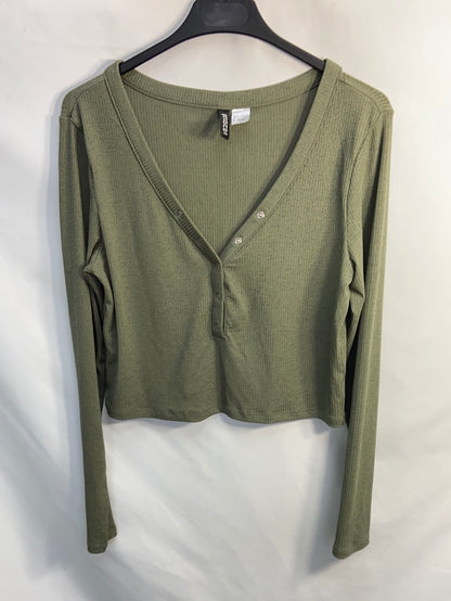 H&amp;M. Green elastic ribbed top TL