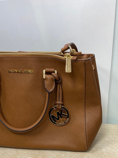 MICHAEL KORS. Bolso camel
