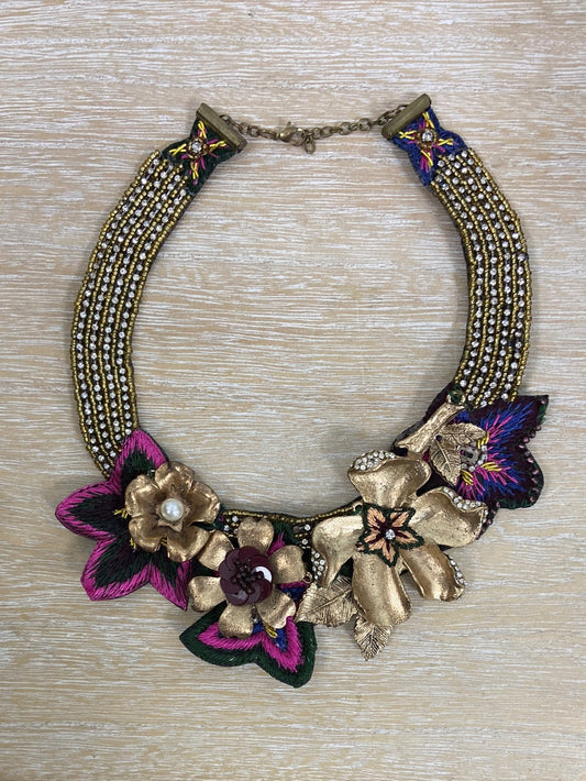 OTRAS.Collar estilo gargantilla