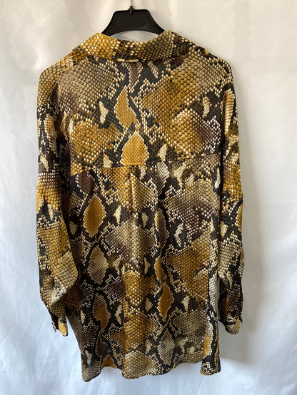 ZARA. Camisa estampado serpiente amarilla T. xs-s