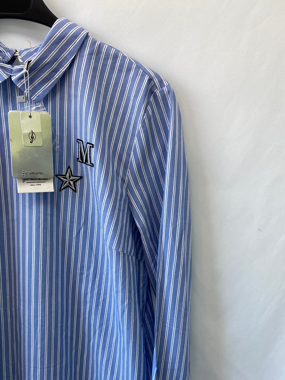 STRADIVARIUS.Camisa cerrada rayas T.M
