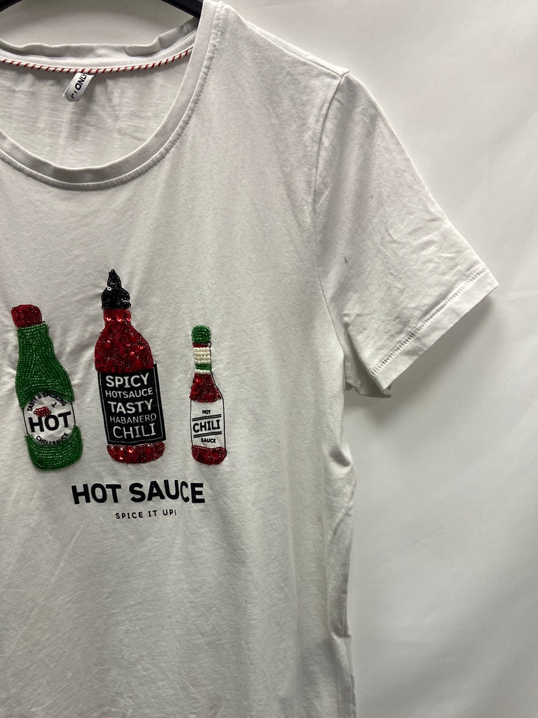 ONLY.Camiseta blanca lentejuelas T.L