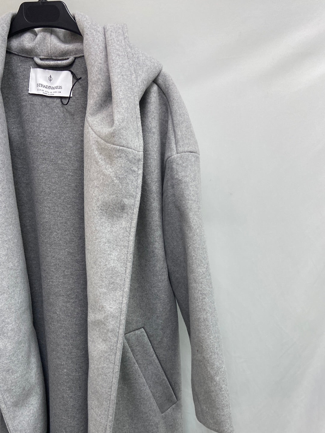 STRADIVARIUS.Abrigo gris oversized T.XS