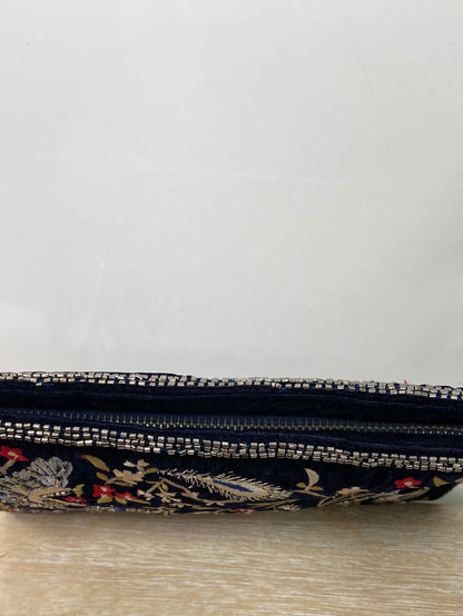 ZARA. Blue embroidered velvet wallet