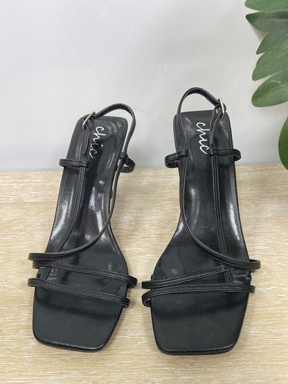 CHIC. Sandalia negra T.38