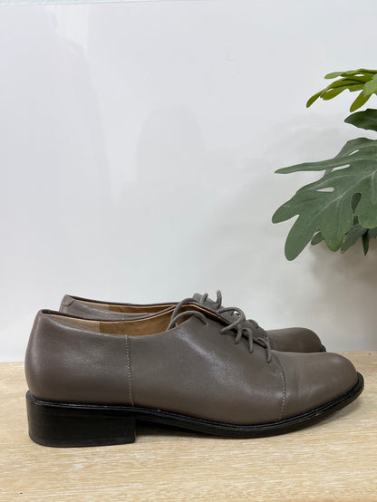 ADOLFO DOMINGUEZ. Zapato plano cordones T.38