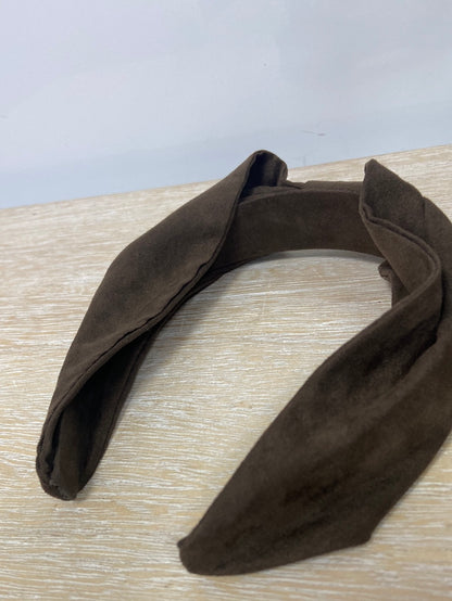 OTRAS.Diadema marrón antelina