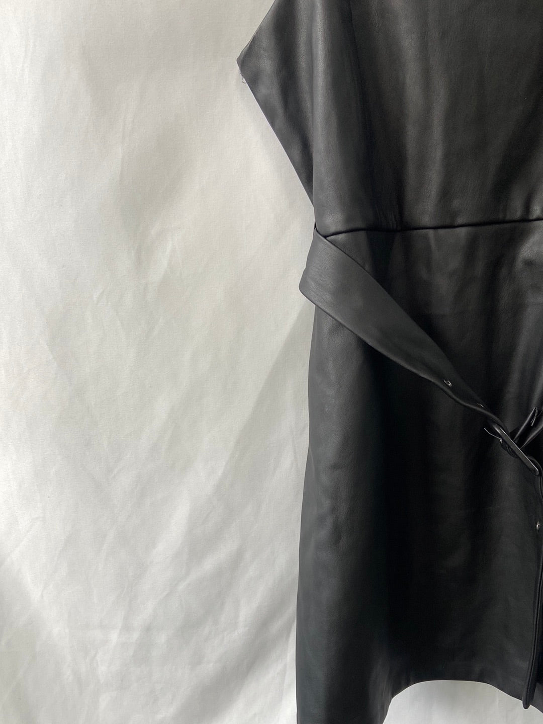 PULL&BEAR.Vestido corto polipiel T.M