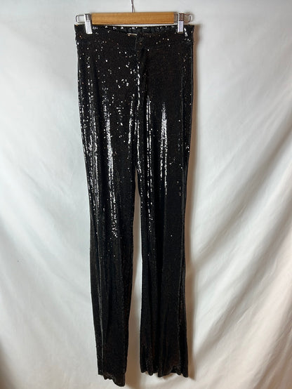 PULL&BEAR. Pantalón negro lentejuelas T.m