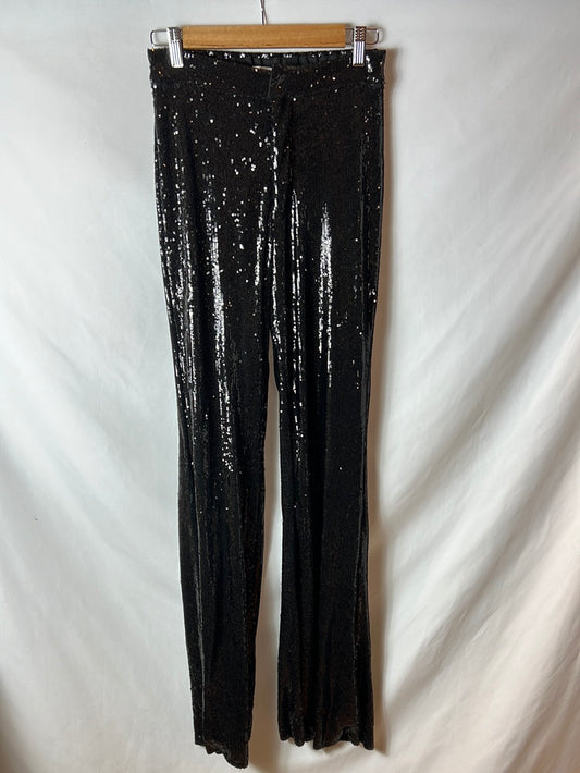 PULL&BEAR. Pantalón negro lentejuelas T.m