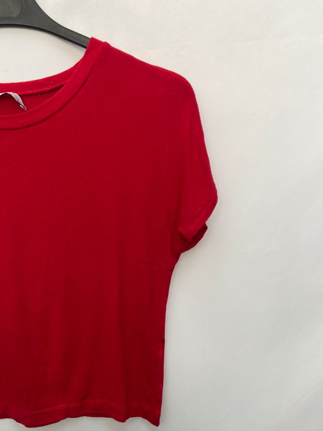 ZARA.Camiseta cortita roja T.M