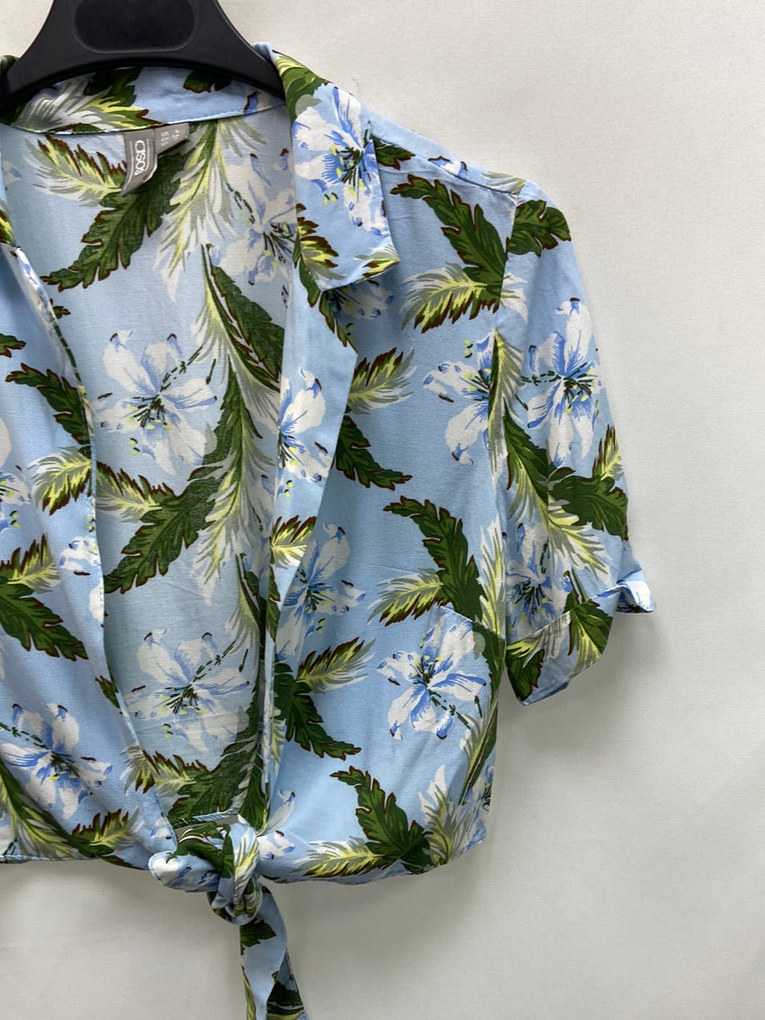 ASOS.Cropped blouse with bow, size 34