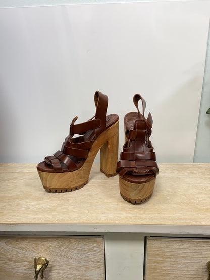 ZARA.Sandalias tiras plataforma T.37