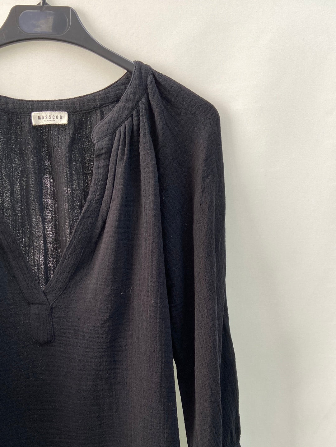 MASSCOB.Blusa negra algodón T.xs