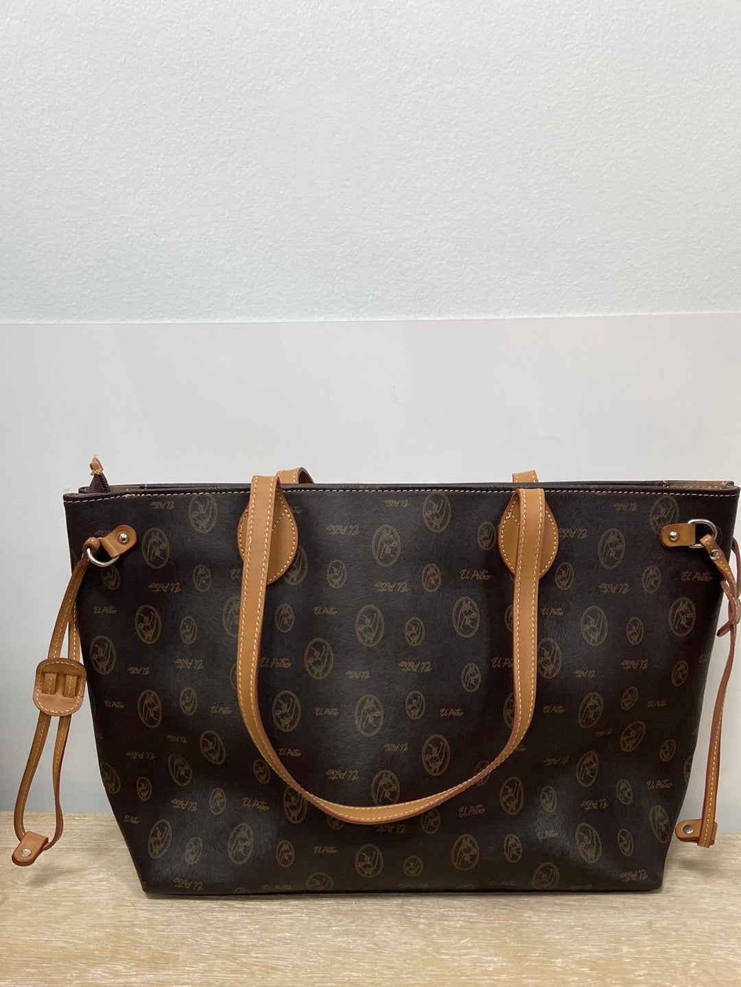 EL POTRO. Bolso shopper anagrama