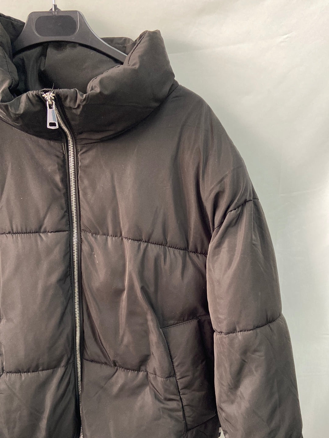 PULL&BEAR.Plumas cortito negro T.M