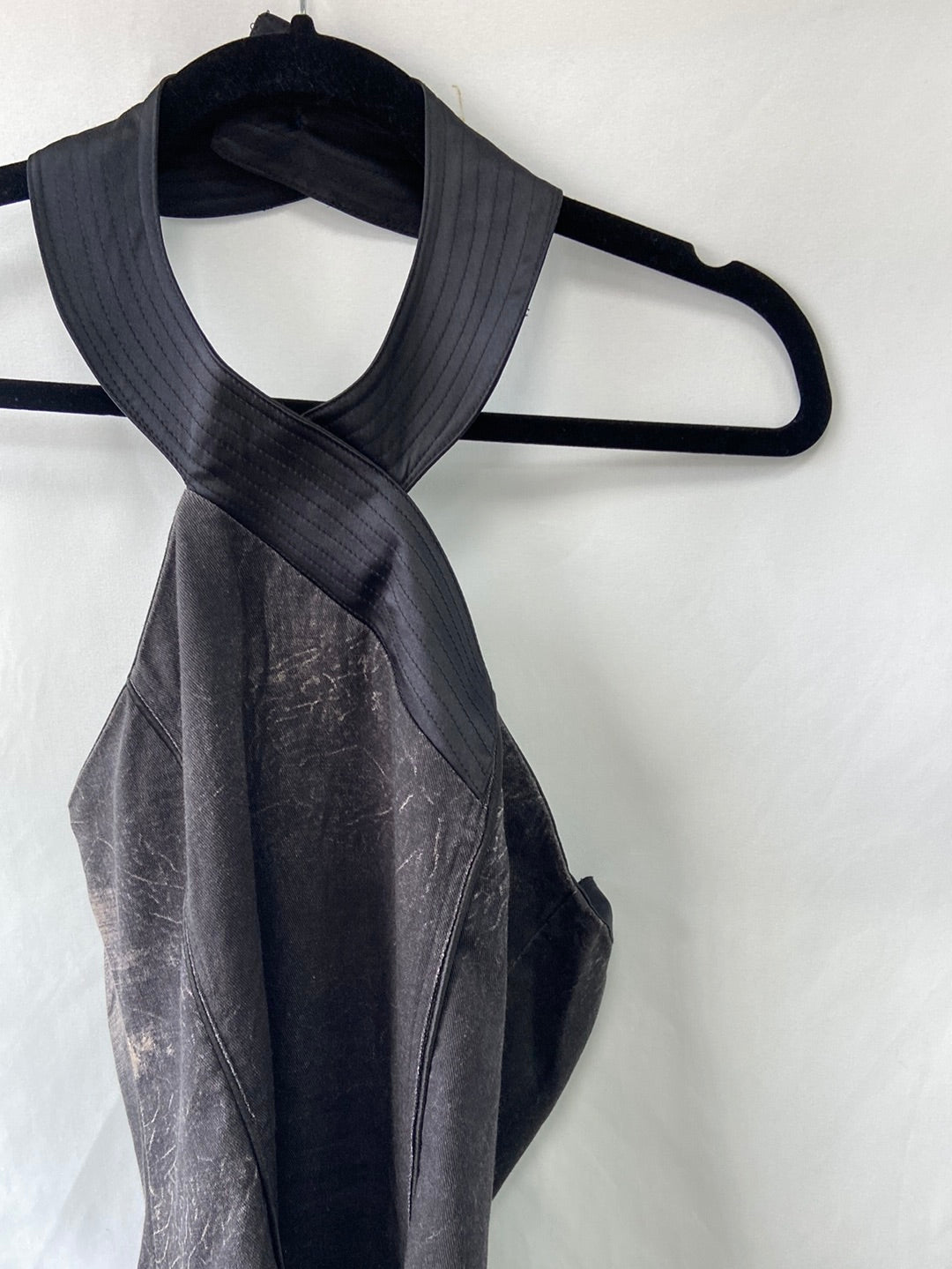 OTHERS. Grey dress tied at the neck TM