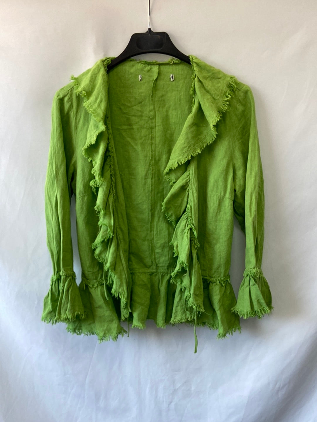 OTRAS. Chaqueta/ rebeca verde flúor volantes T.m