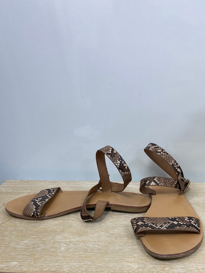 OTRAS.Sandalias animal print planas T.39